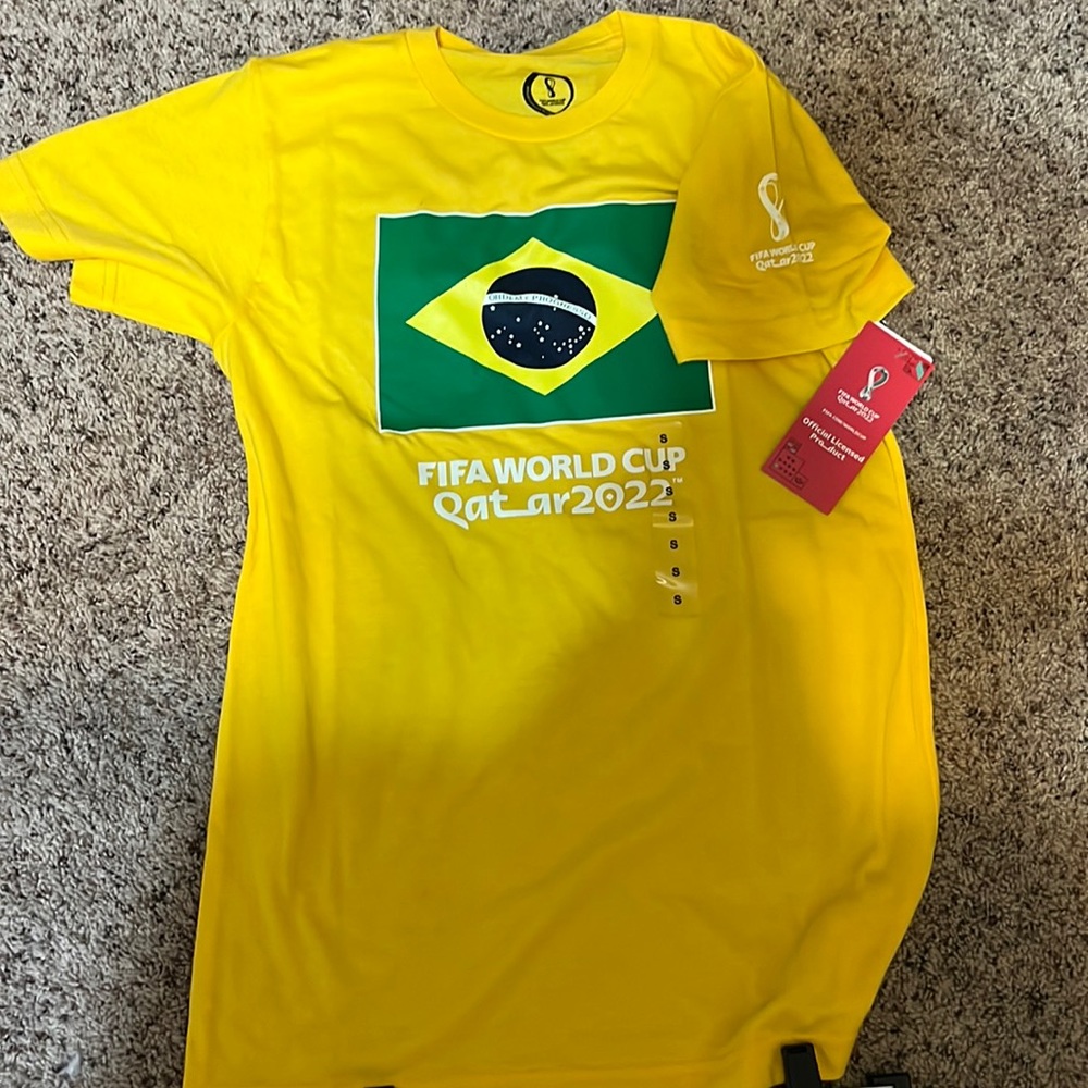 NWT FIFA WORLD CUP men’s tee Brazil